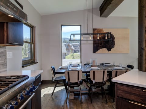 Homestead Chalet 6, Dining 2