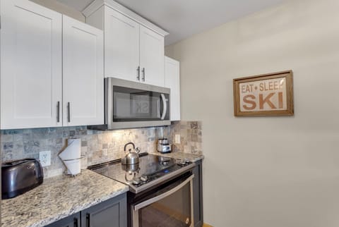 Kitchen with 5 burner stove