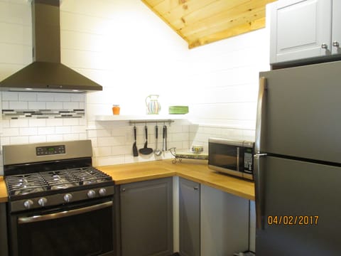 kitchen - right side