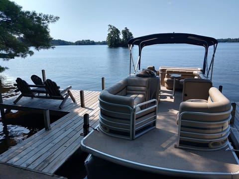 Private Dock and Boatslip
22' San Pan Pontoon for rent , Suzuki 115 hp or 60 hp
