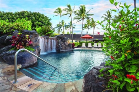 Beautiful Pool with Waterfall and Hot Tub