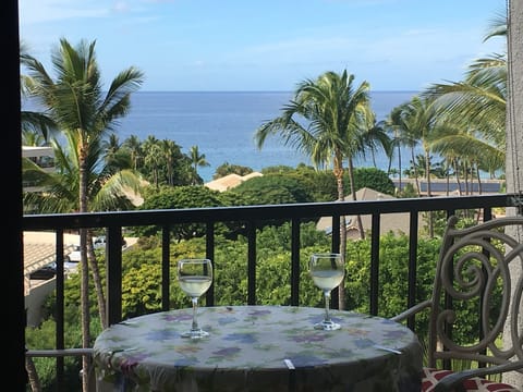 Best view at the Akahi: South end, top floor D building 