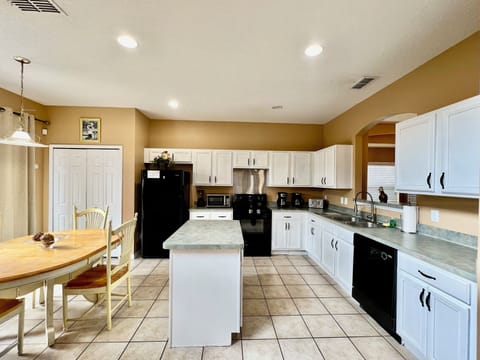 Fully equipped large open kitchen 
