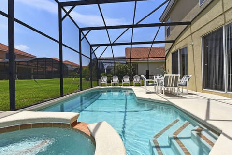 Private pool and Spa in the backyard