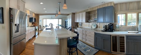 Kitchen - Lots of Counter Space, Bar with 5 Bar Stools, Great Views