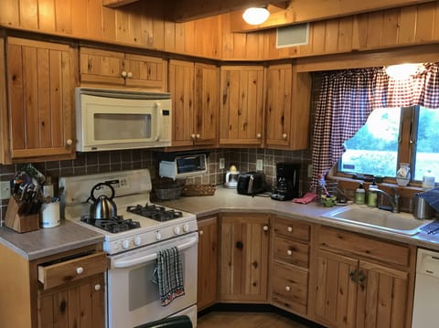 Fully equipped kitchen