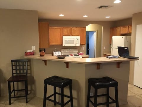 Kitchen/Breakfast bar