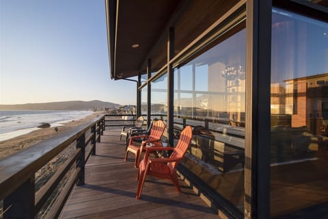 Sit back and relax on the deck with your favorite beverage and soak in the ocean views