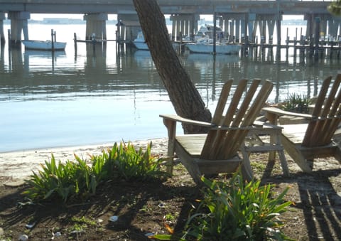 Nice place to relax by the water