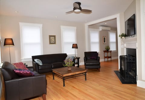 Comfortable Living Room 
Martha's Vineyard Edgartown Rental