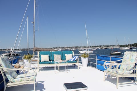 Lilypads upper deck 30 feet long. Great for relaxing under the sun or stars