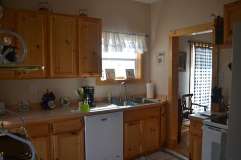 Dishwasher, glass top cookstove, fridge, microwave for all your cooking needs!