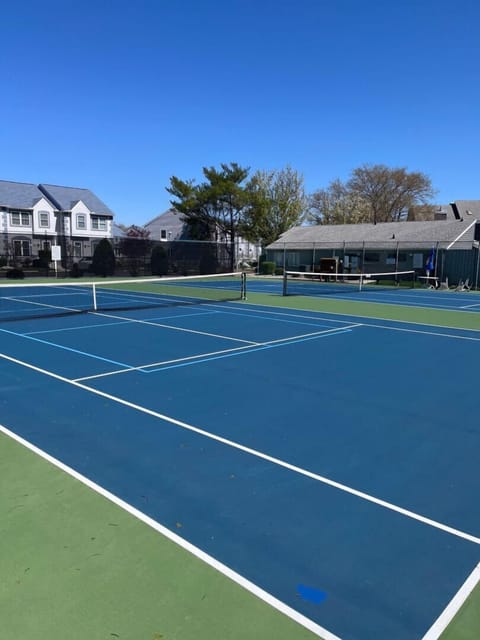 Tennis and Pickle Ball Courts Available to Guests