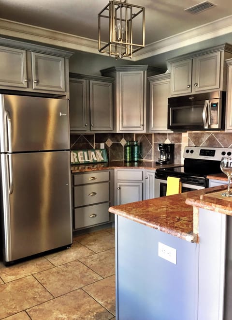 brand new appliances in this kitchen!