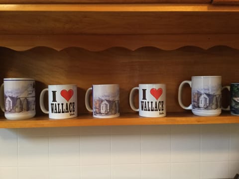 Coffee mugs for use or sale.