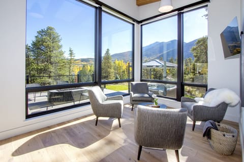 Coffee Nook with VIEWS