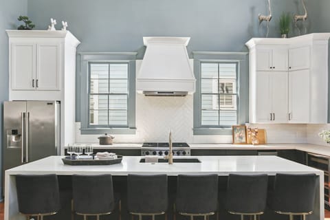 Chef’s Kitchen | First Floor | Fully Equipped | Gas Range | Bar Seating | Open Access to Living Area