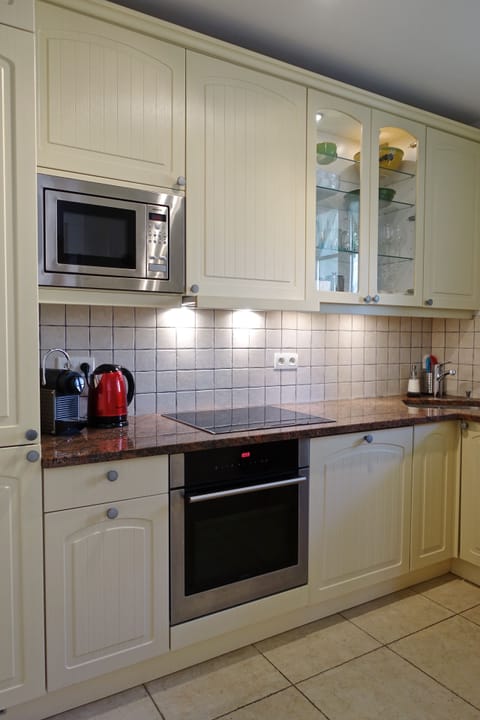 Well equipped kitchen