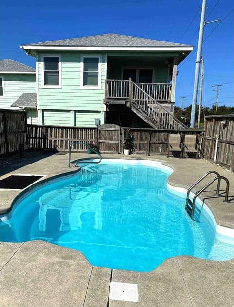Salt Water Pool. Availabable May-September, optional heating.