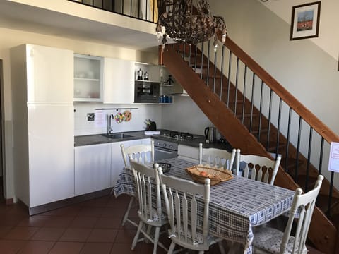 Kitchen 2 (brand new!)