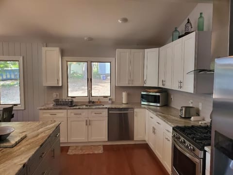 Kitchen view sideways