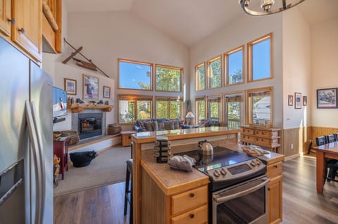 Lots of big windows (mile-wide view of upper ski runs at Keystone)