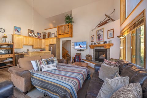 Queen fold-out in living room