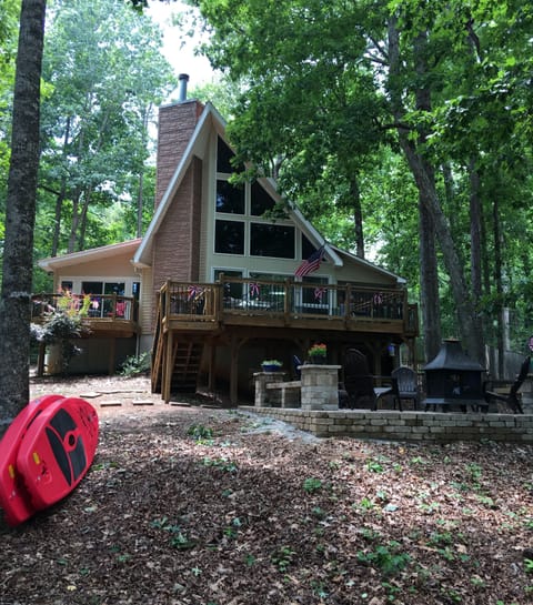 Welcome to LAKE PLACE RETREAT!