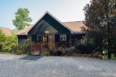 Road Entrance~ Spots for about 8 cars to parallel park in front of house