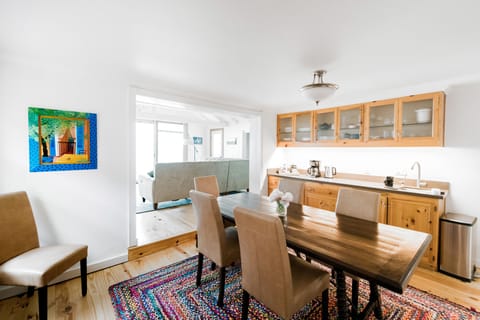 The dining room.  Also has filtered water, coffee bar, wine glasses.