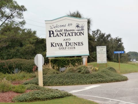Entrance to Plantation Dunes off of Highway 180