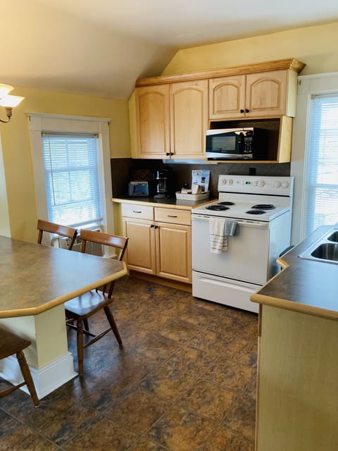 upper unit kitchen
