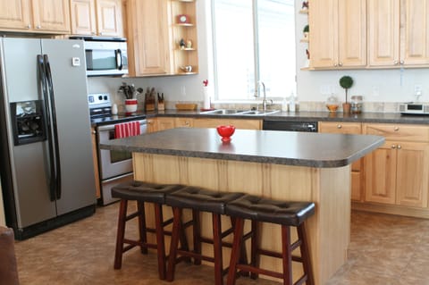 Kitchen has everything you need to cook a Thanksgiving dinner