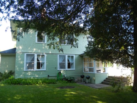 Louisvilla side yard