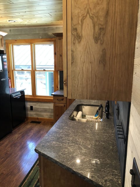 Kitchen: remodeled 2020
