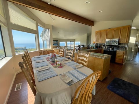 Dining and kitchen looking towards Liv Rm