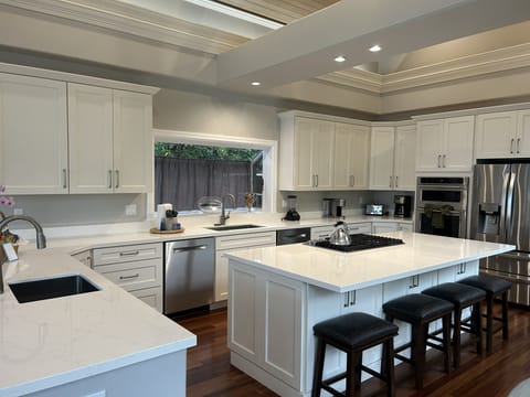 Kitchen island with gas cooktop