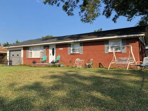 Fully Fenced in Front & Back Yard