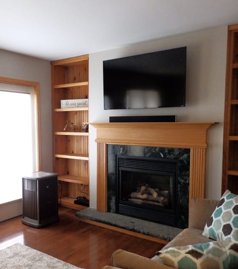 Gas Fireplace, Smart TV,  Soundbar, Humidifier