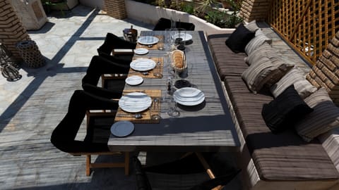 The table at the courtyard