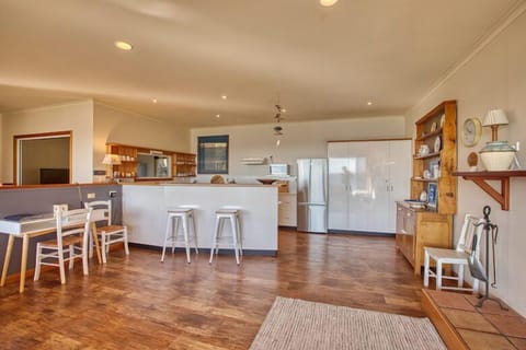 Beach Side Bay of Fires (12)