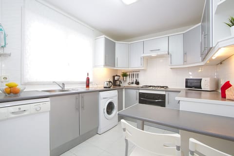 Fully equipped Kitchen - washing machine, dish washer, microwave, coffee machine