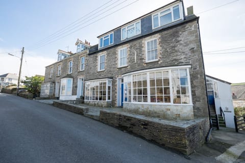 Trethoway, Port Isaac.  A beautiful, double-fronted terrace house