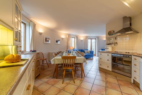 The Roundhouse, Polzeath. First floor: Kitchen