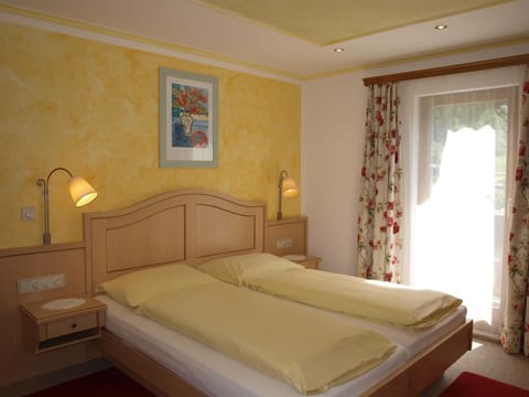 Classic Double Room + - Castle View, Hotel Restaurant House in Salzburgerland