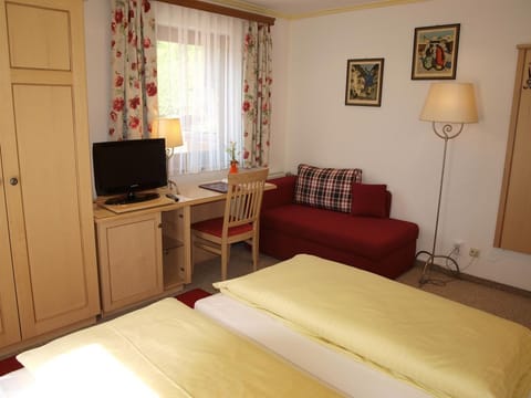 Classic Double Room + - Castle View, Hotel Restaurant House in Salzburgerland