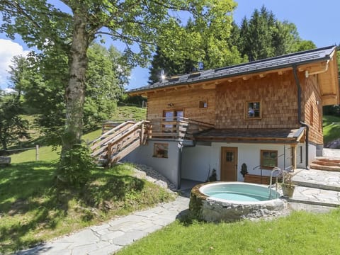 Chalet "Die Mühle" - Oberdeutinghof Farm Stay in Salzburgerland