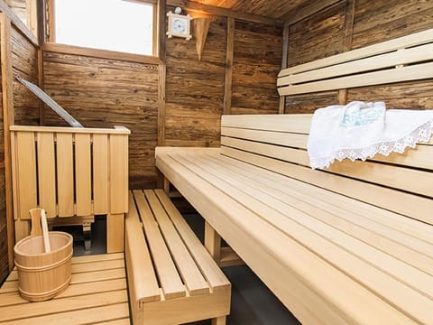 Chalet "Die Mühle" - Oberdeutinghof Farm Stay in Salzburgerland