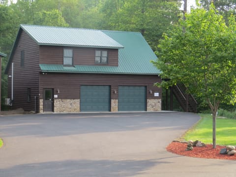 Guest House exterior-lots of room to park