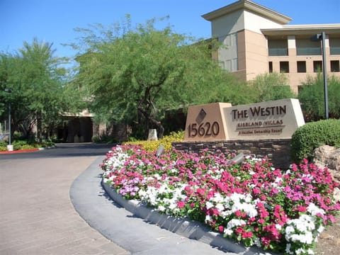 Kierland Villas entryway